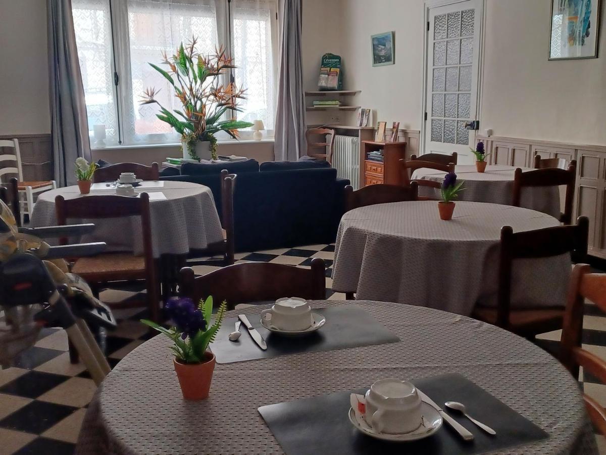 Bed and Breakfast Les Glycines Ле-Виган Экстерьер фото