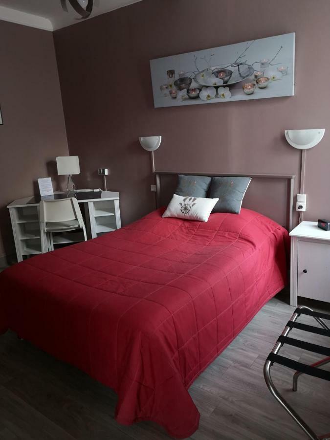 Bed and Breakfast Les Glycines Ле-Виган Экстерьер фото